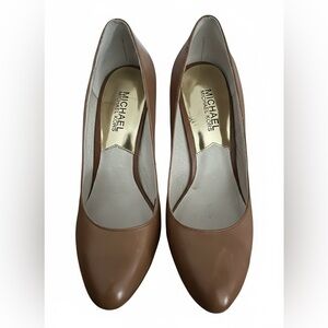 Michael Michael Kors York Platform Pumps - Luggage Leather